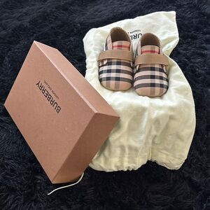 Burberry Baby Plaid Shoes - Beige and Black